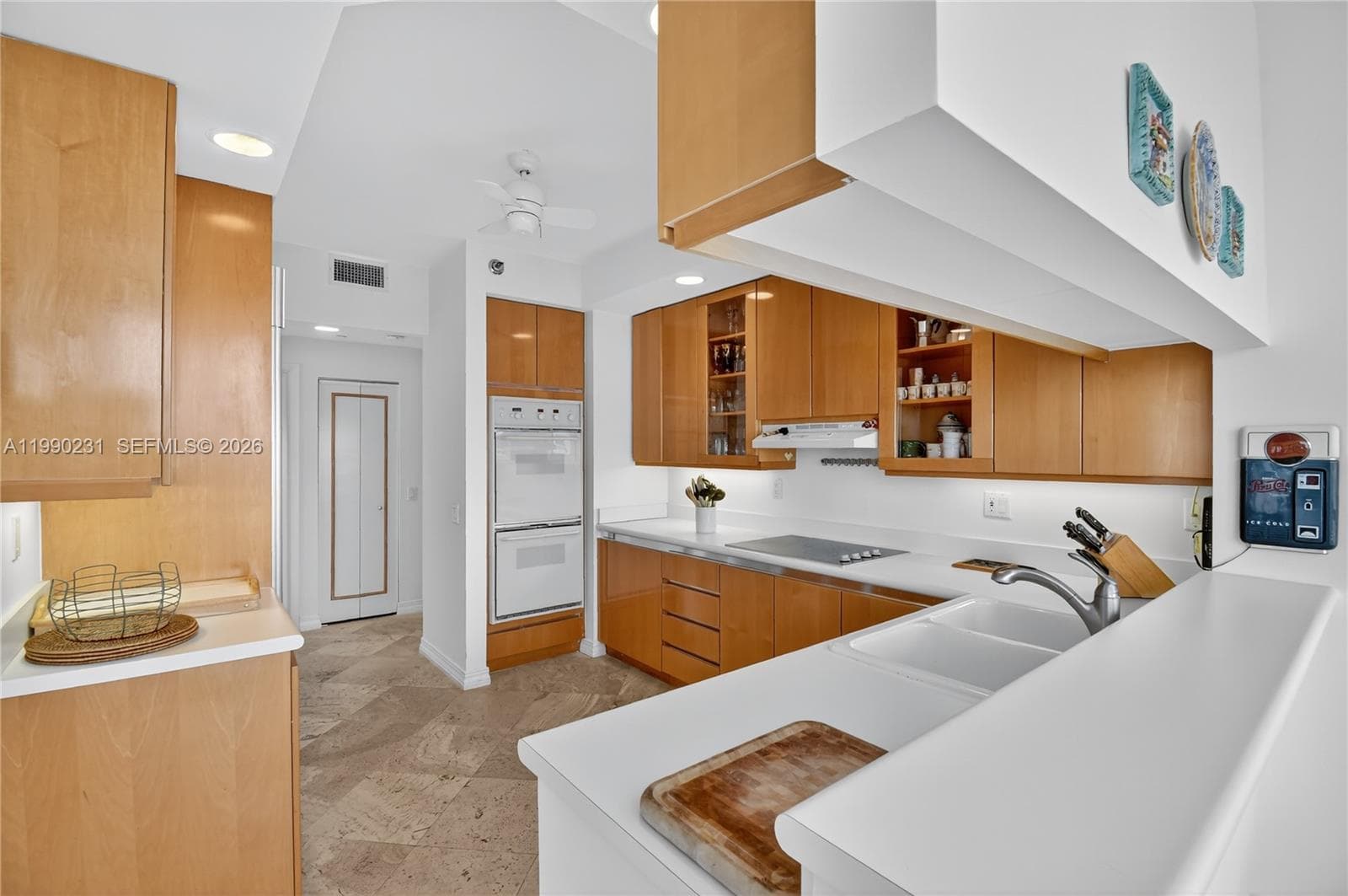 21150 Point Pl 1505 photo 11