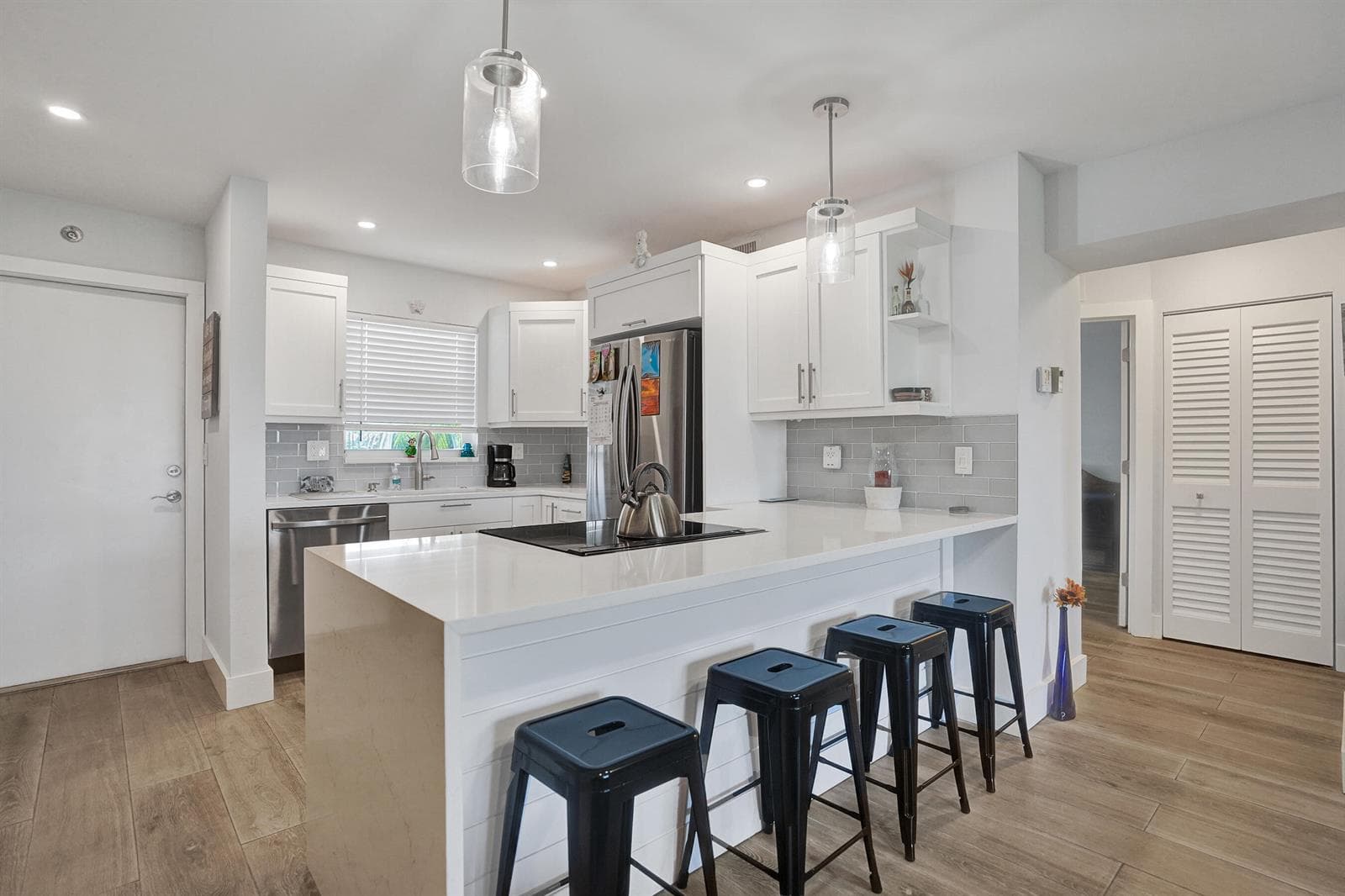 311 E Ocean Avenue 102 photo 9