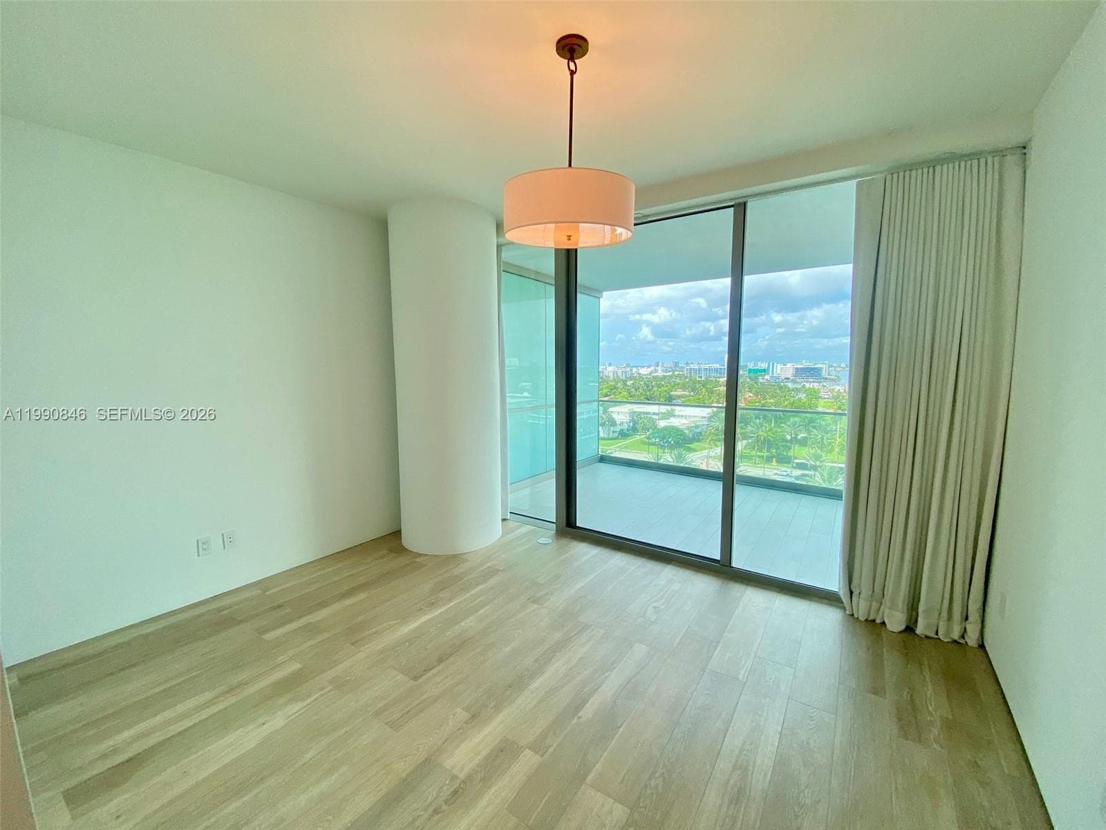 10203 Collins Ave 905 photo 16
