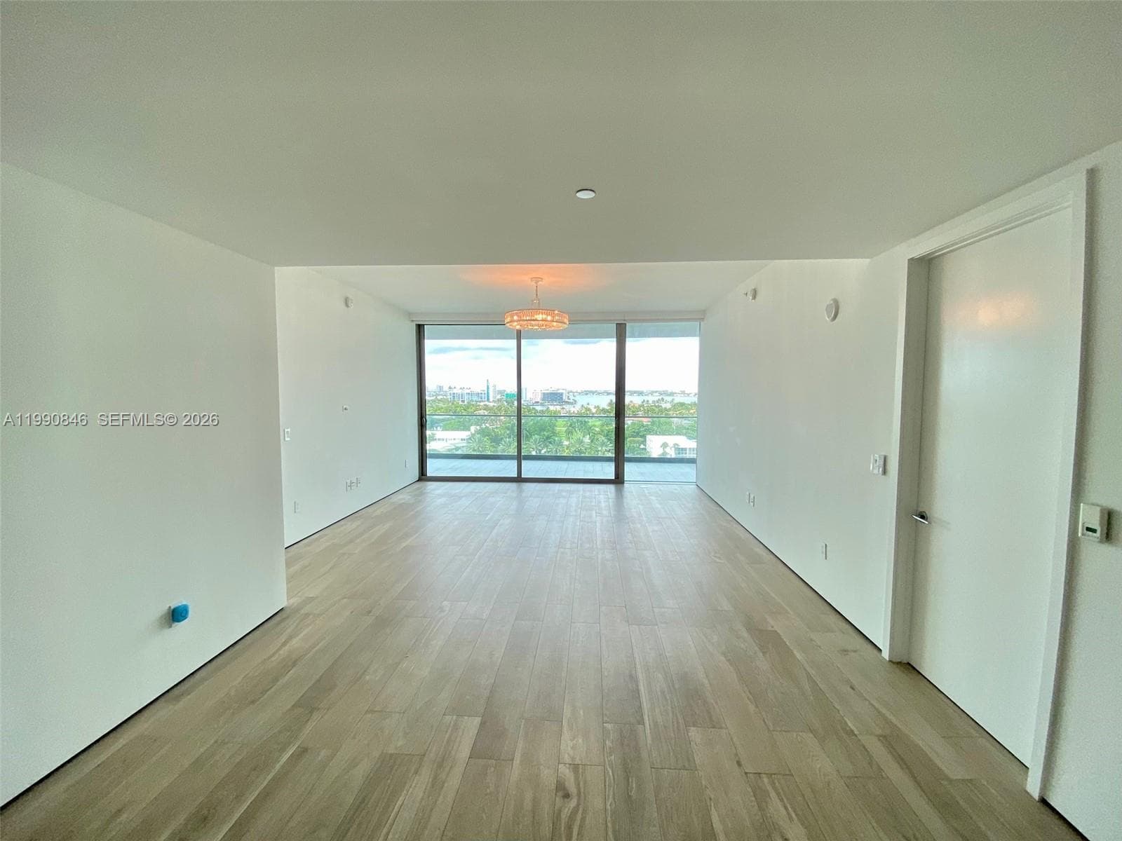 10203 Collins Ave 905 photo 4