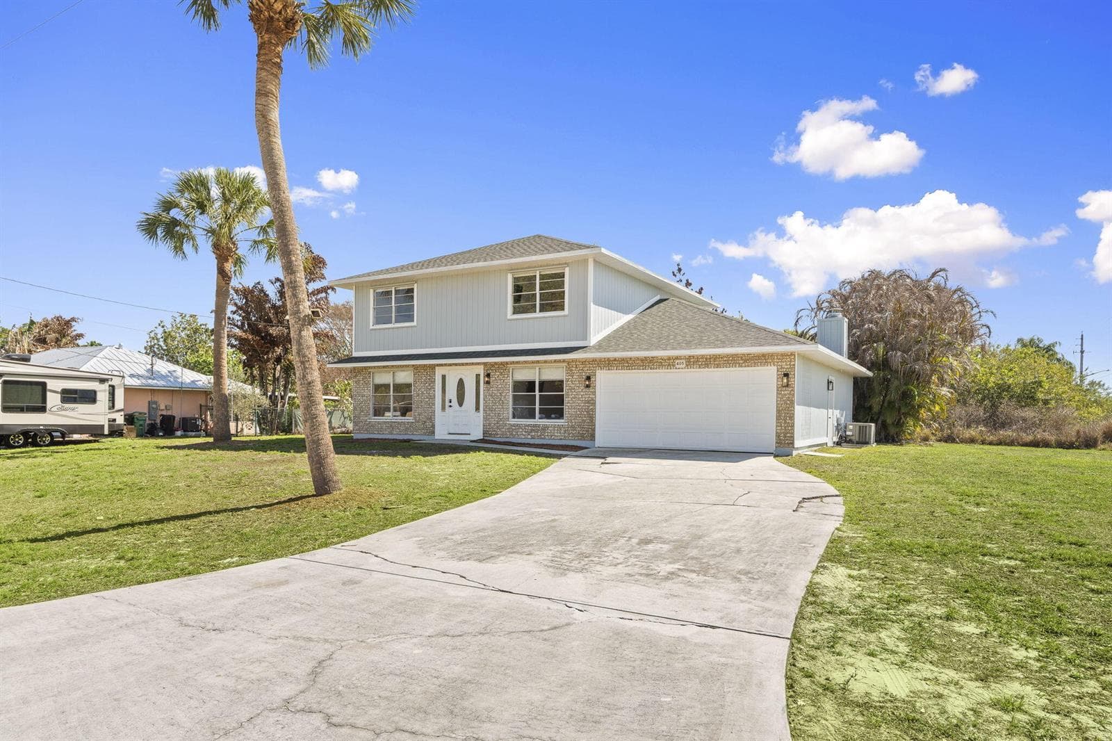 405 NE Midvale Street photo 1