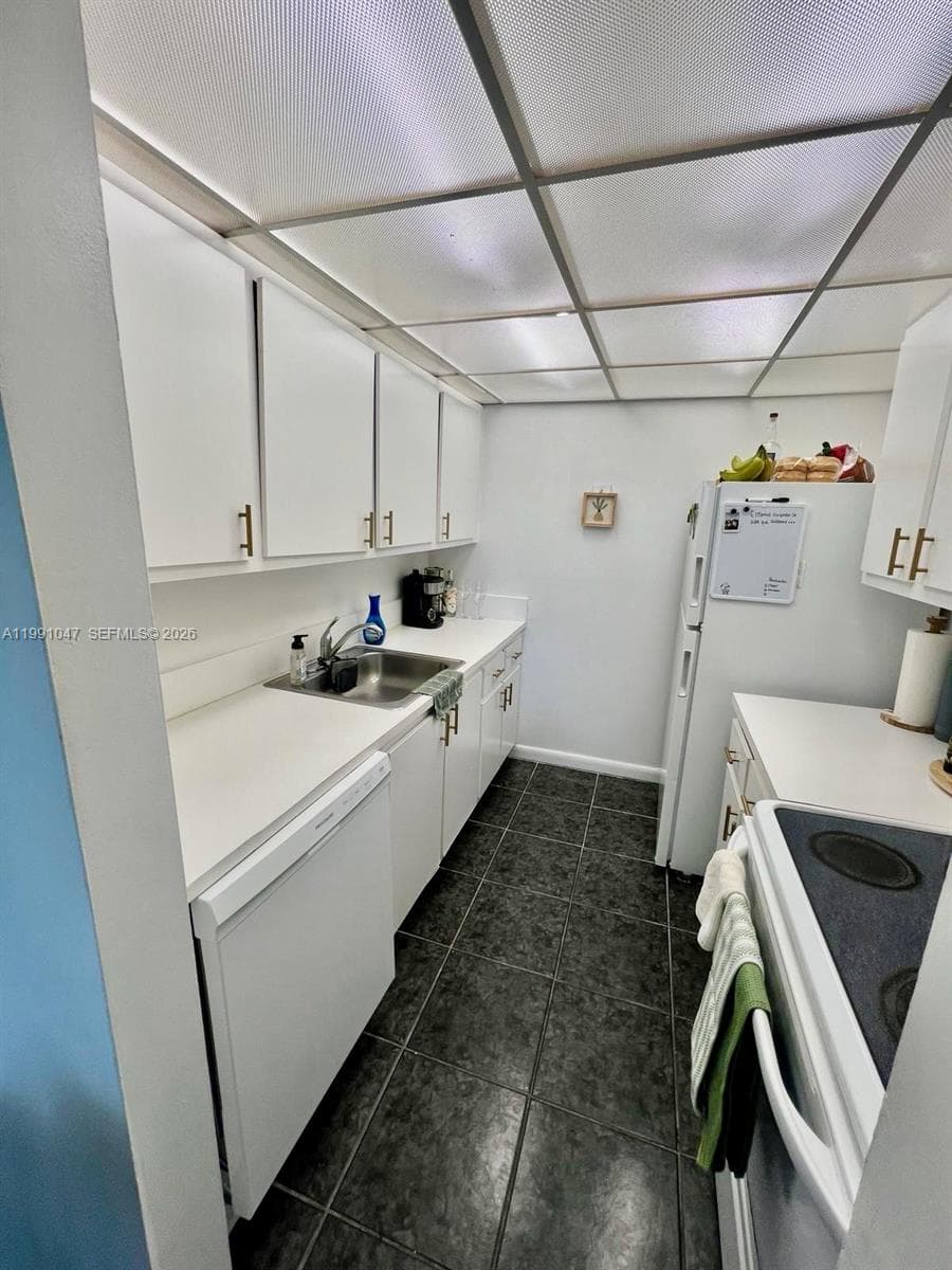 2350 NE 135th St 208 photo 4