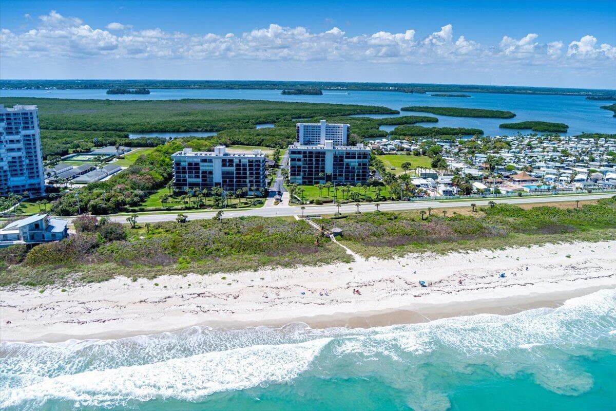 5059 N Hwy A1a 401 photo 3