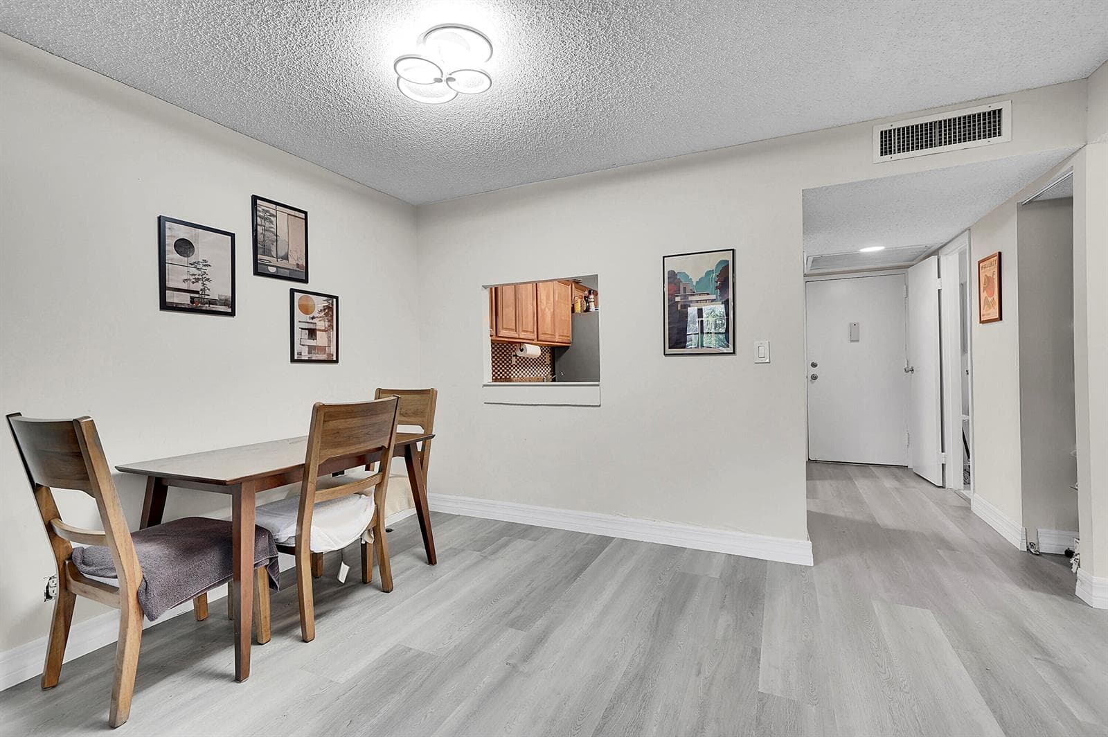 1000 Parkview Drive Unit 306 photo 17