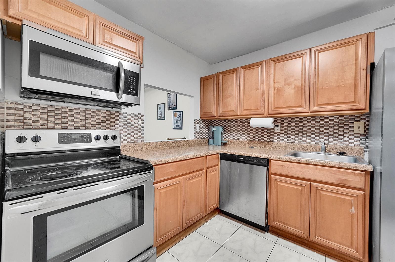 1000 Parkview Drive Unit 306 photo 12