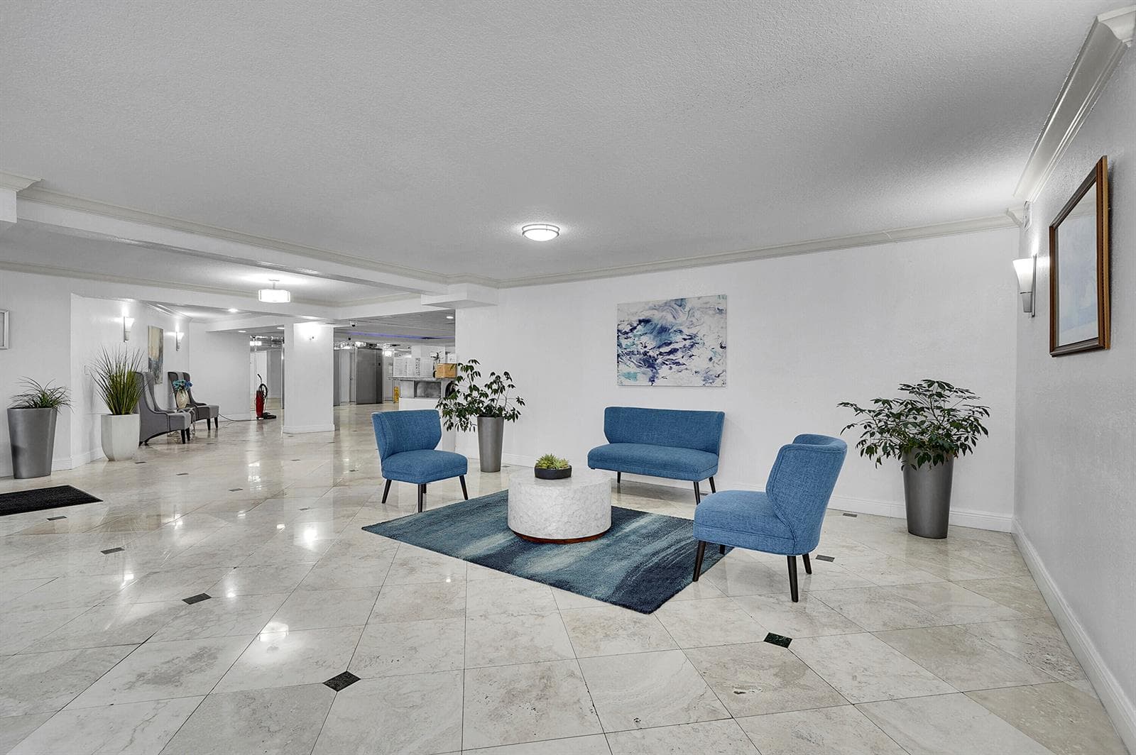 1000 Parkview Drive Unit 306 photo 8