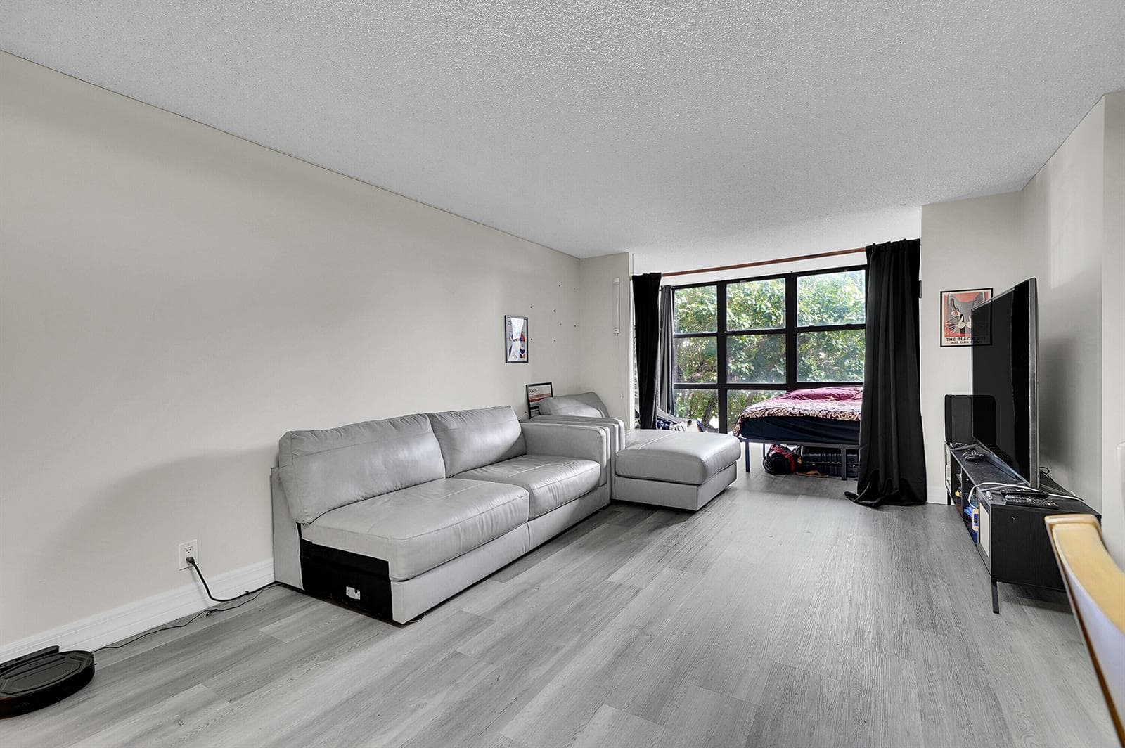 1000 Parkview Drive Unit 306 photo 21