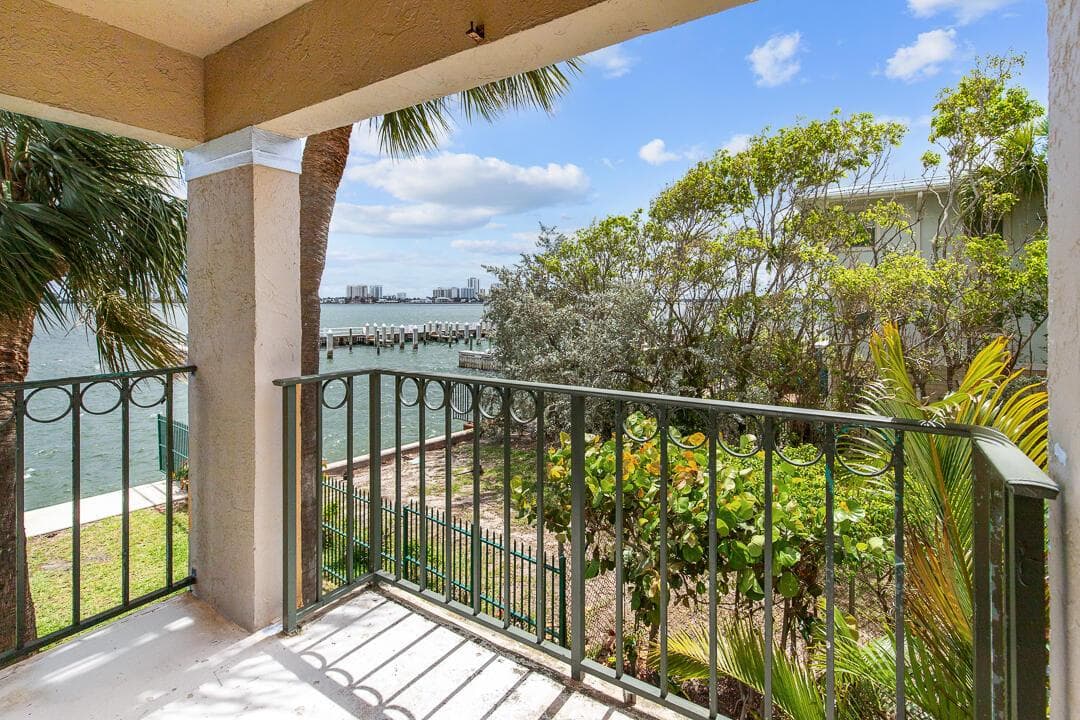 1060 Lake Shore Drive 201 photo 22