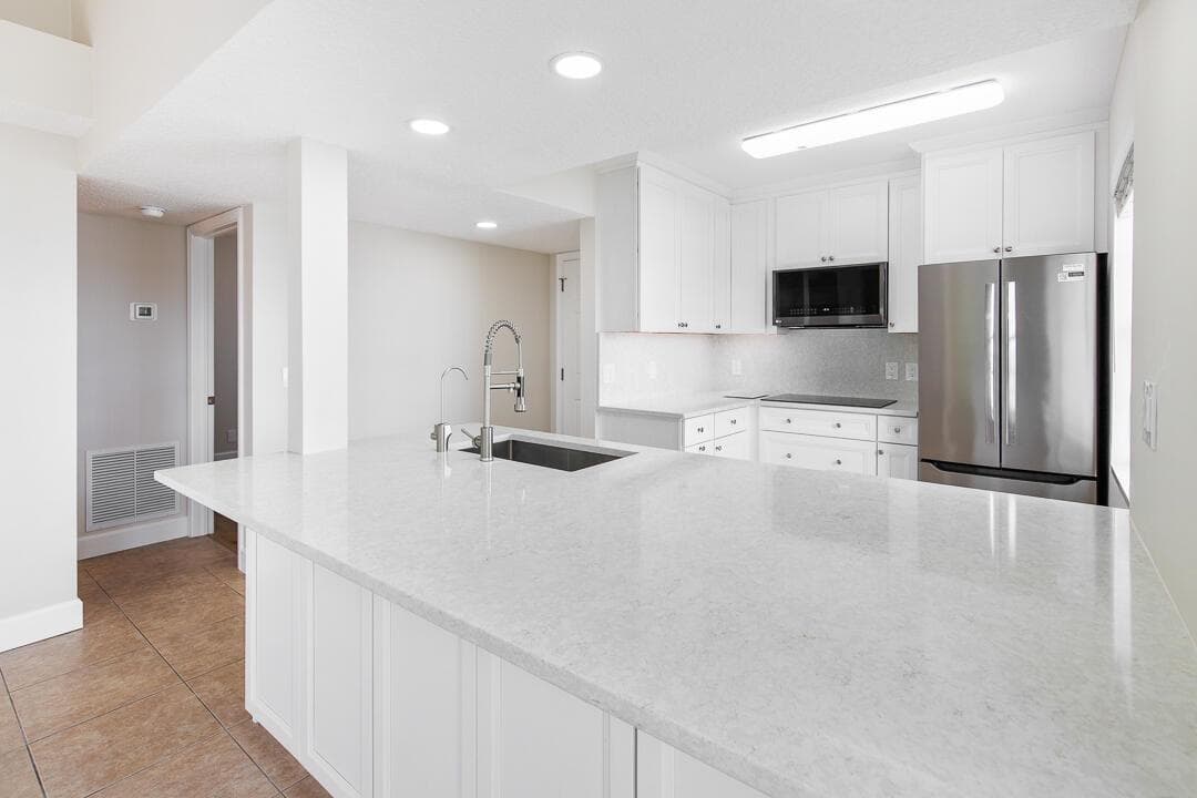 1060 Lake Shore Drive 201 photo 18