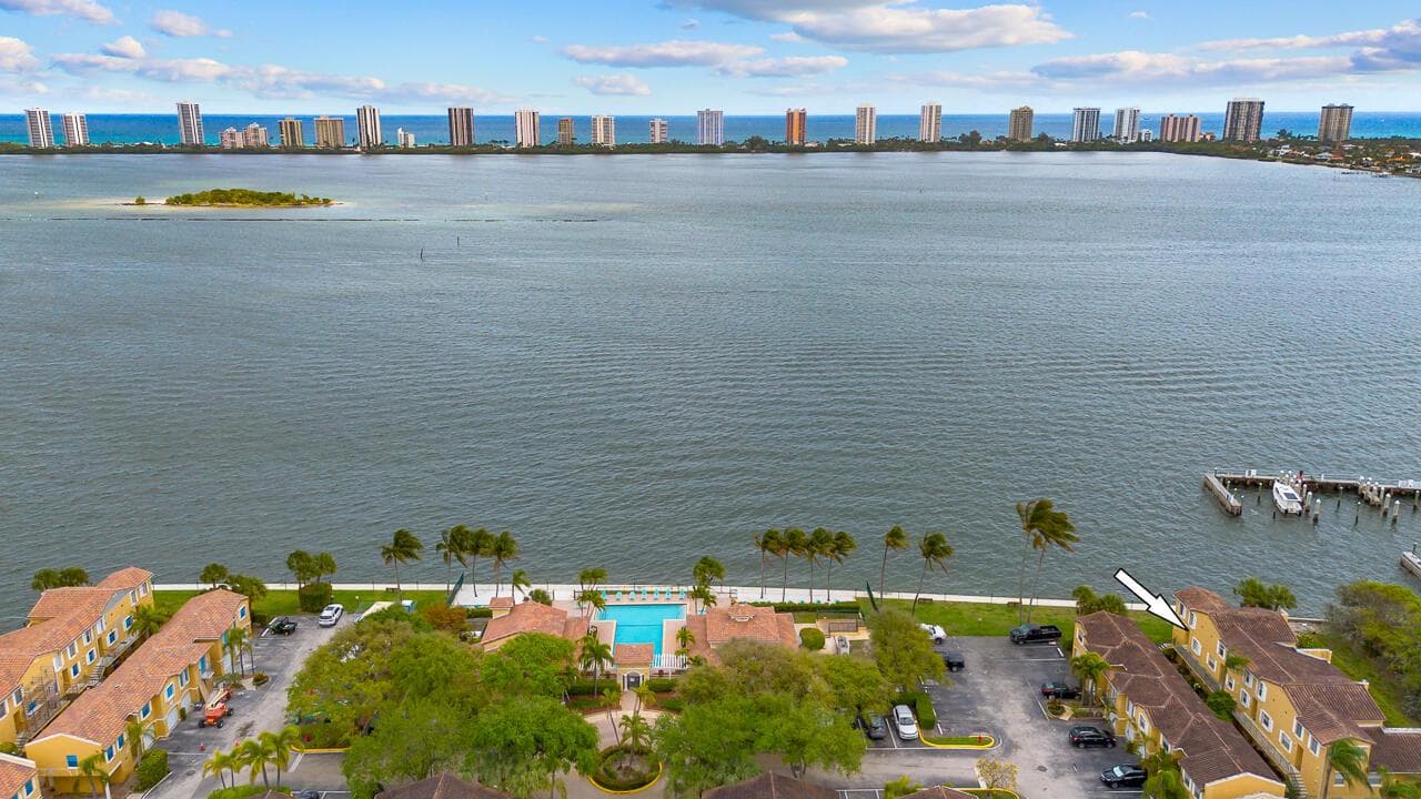 1060 Lake Shore Drive 201 photo 11