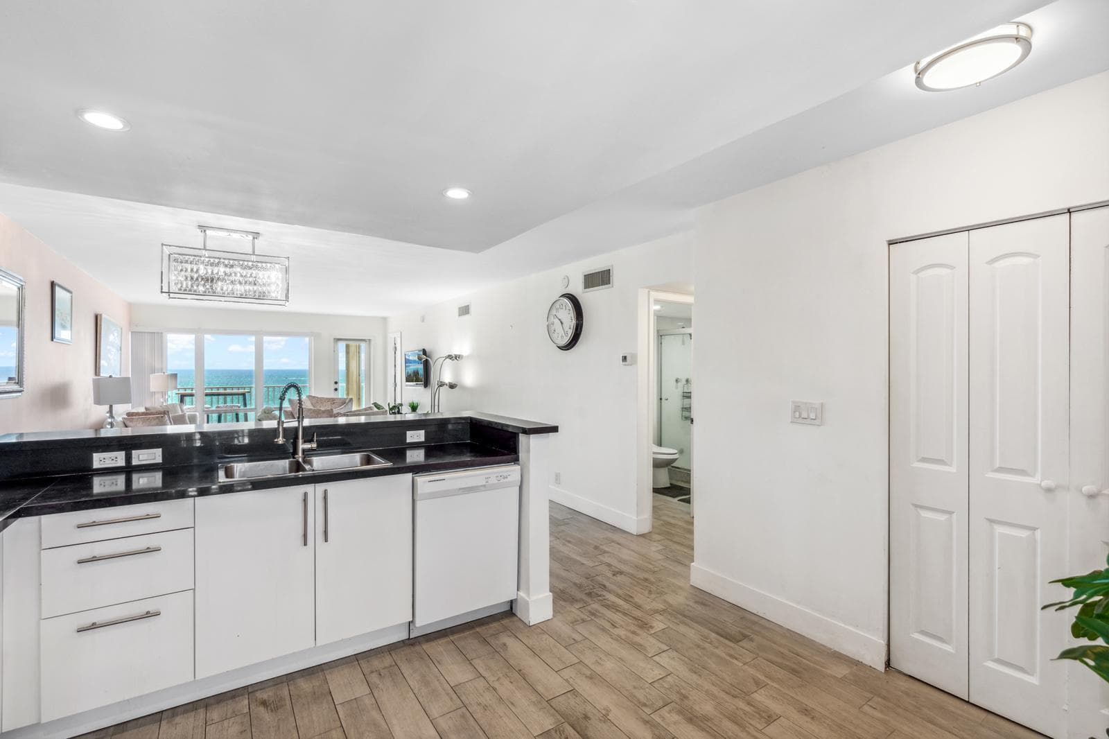 750 N Ocean Boulevard 1507 photo 6