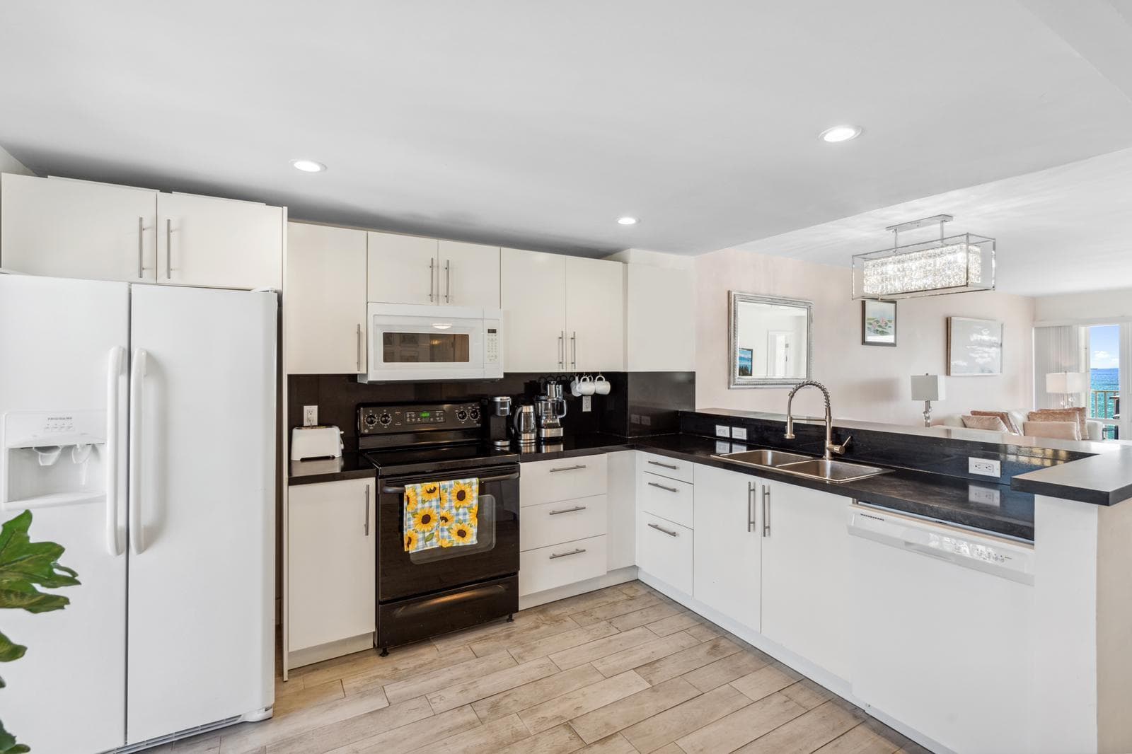750 N Ocean Boulevard 1507 photo 7