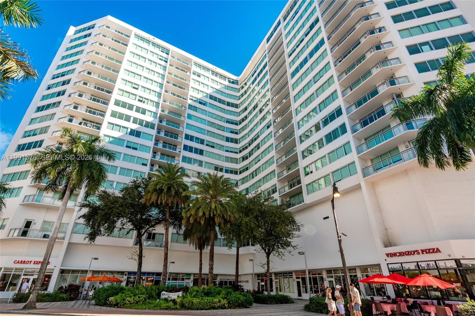 7135 Collins Ave 625 photo 1