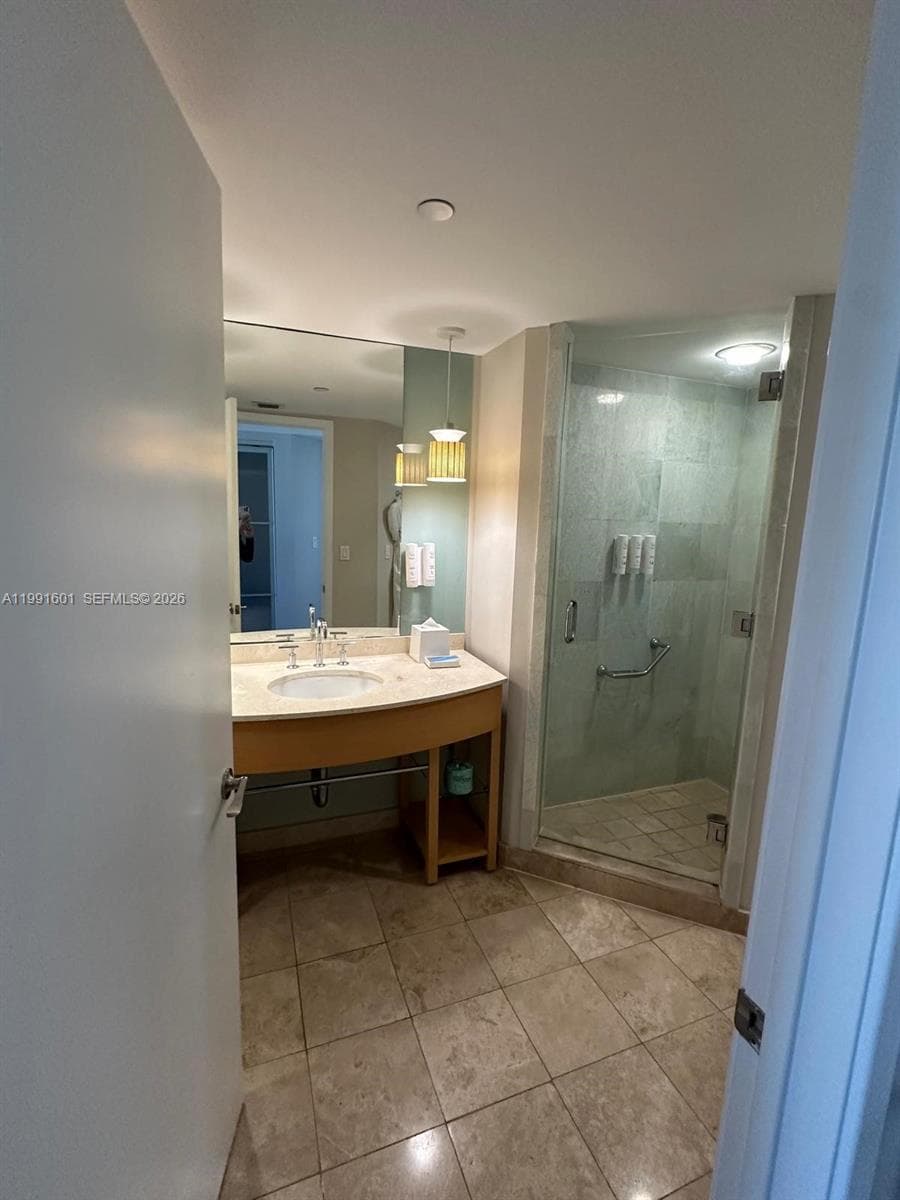 18683 Collins Ave 802 photo 17
