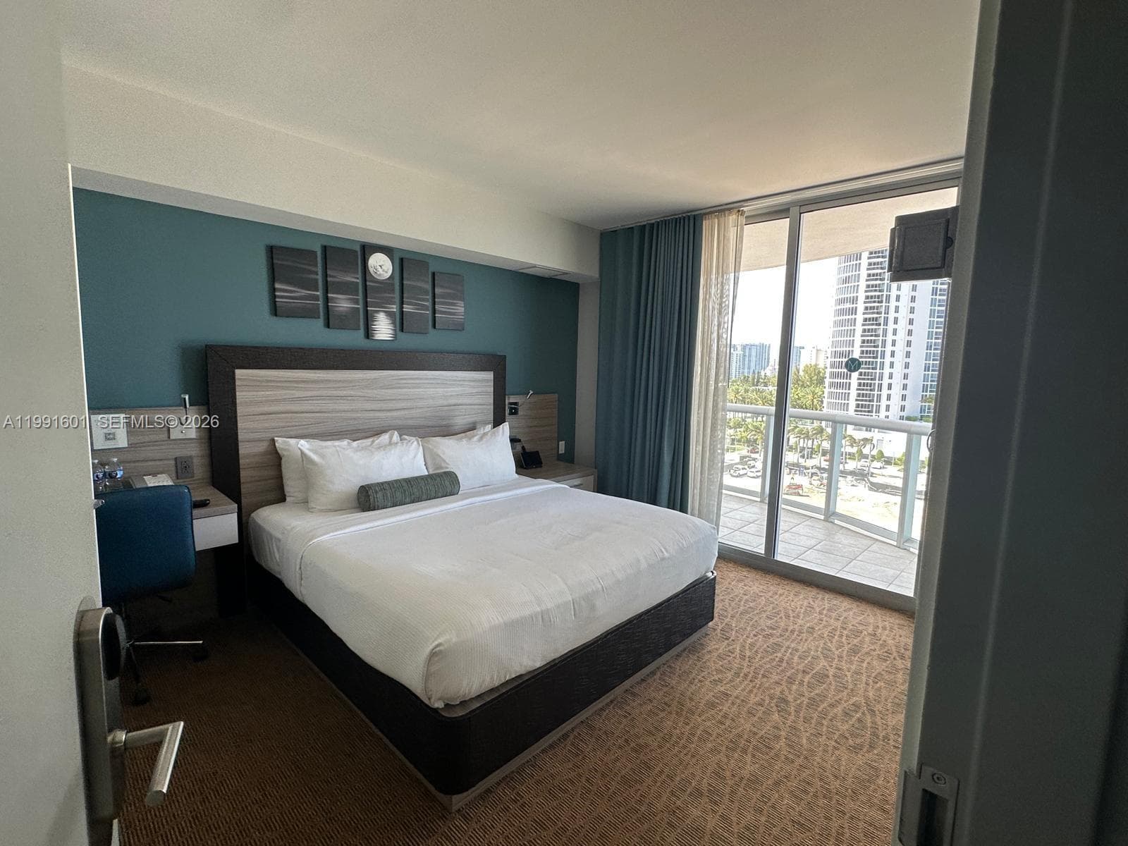 18683 Collins Ave 802 photo 22