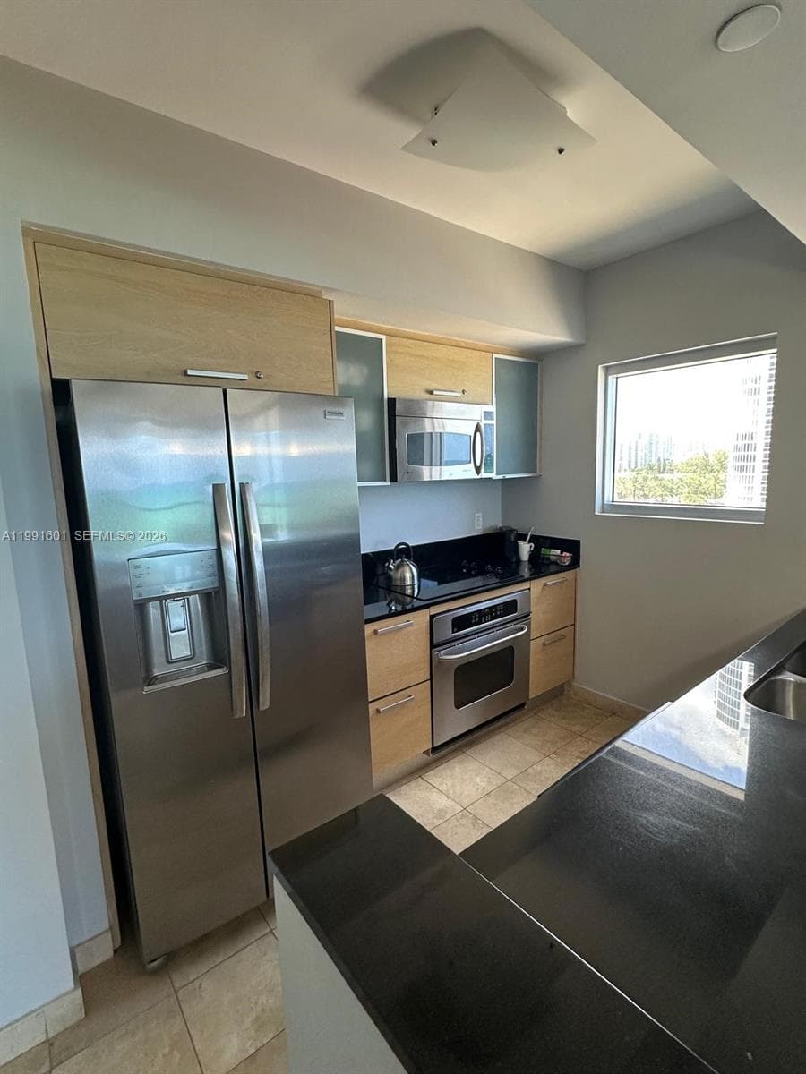 18683 Collins Ave 802 photo 11