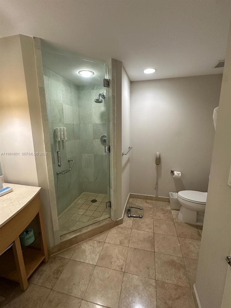18683 Collins Ave 802 photo 19