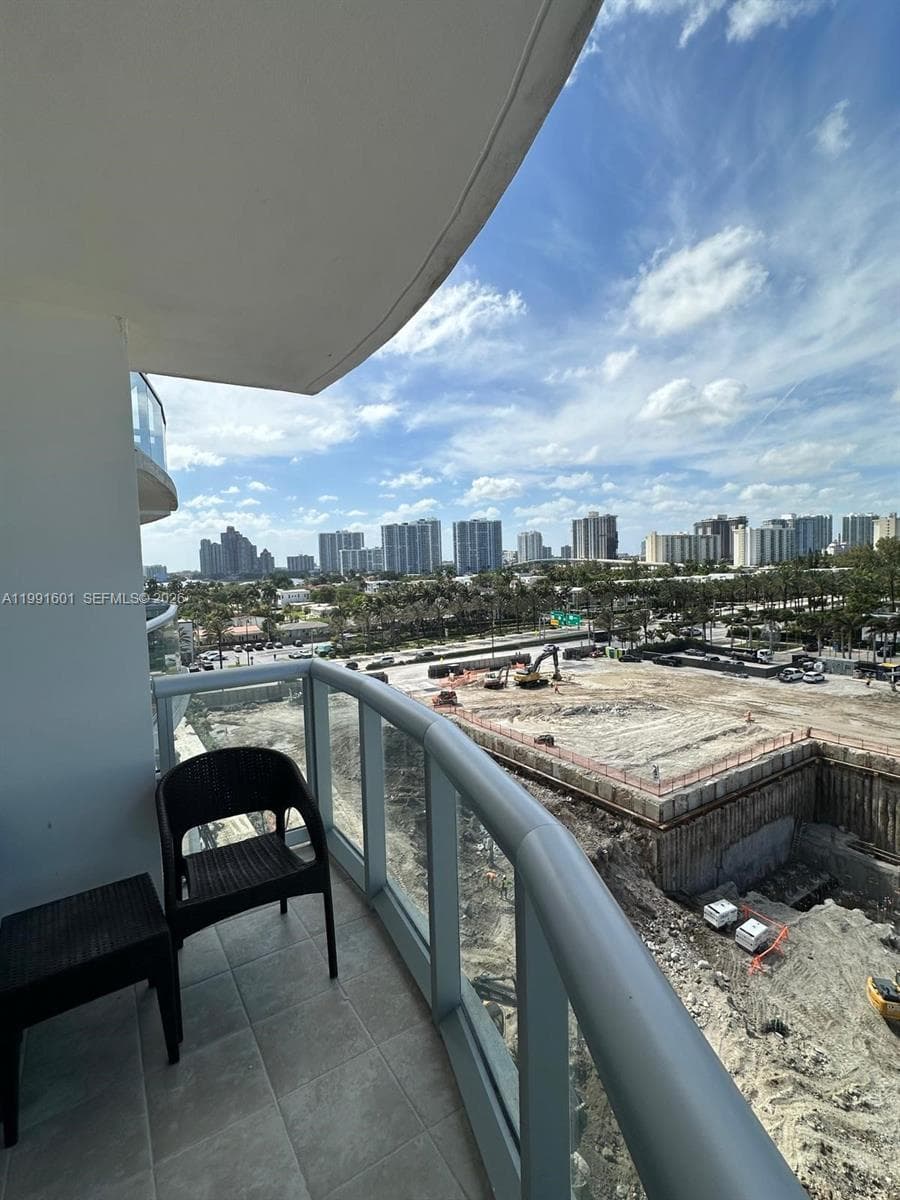 18683 Collins Ave 802 photo 25