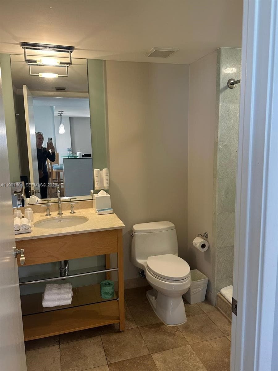 18683 Collins Ave 802 photo 21