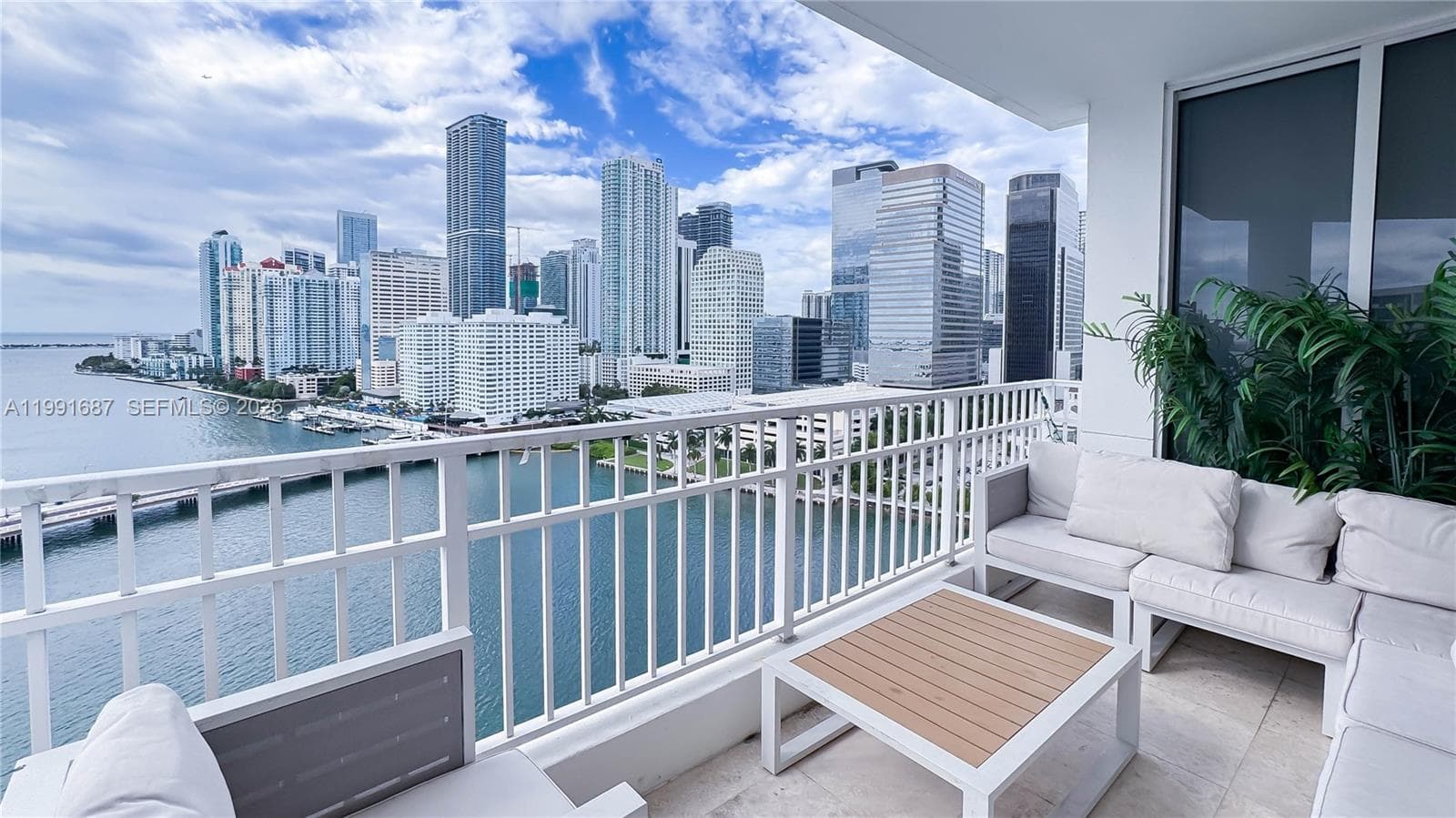 701 Brickell Key Blvd 1912 photo 4