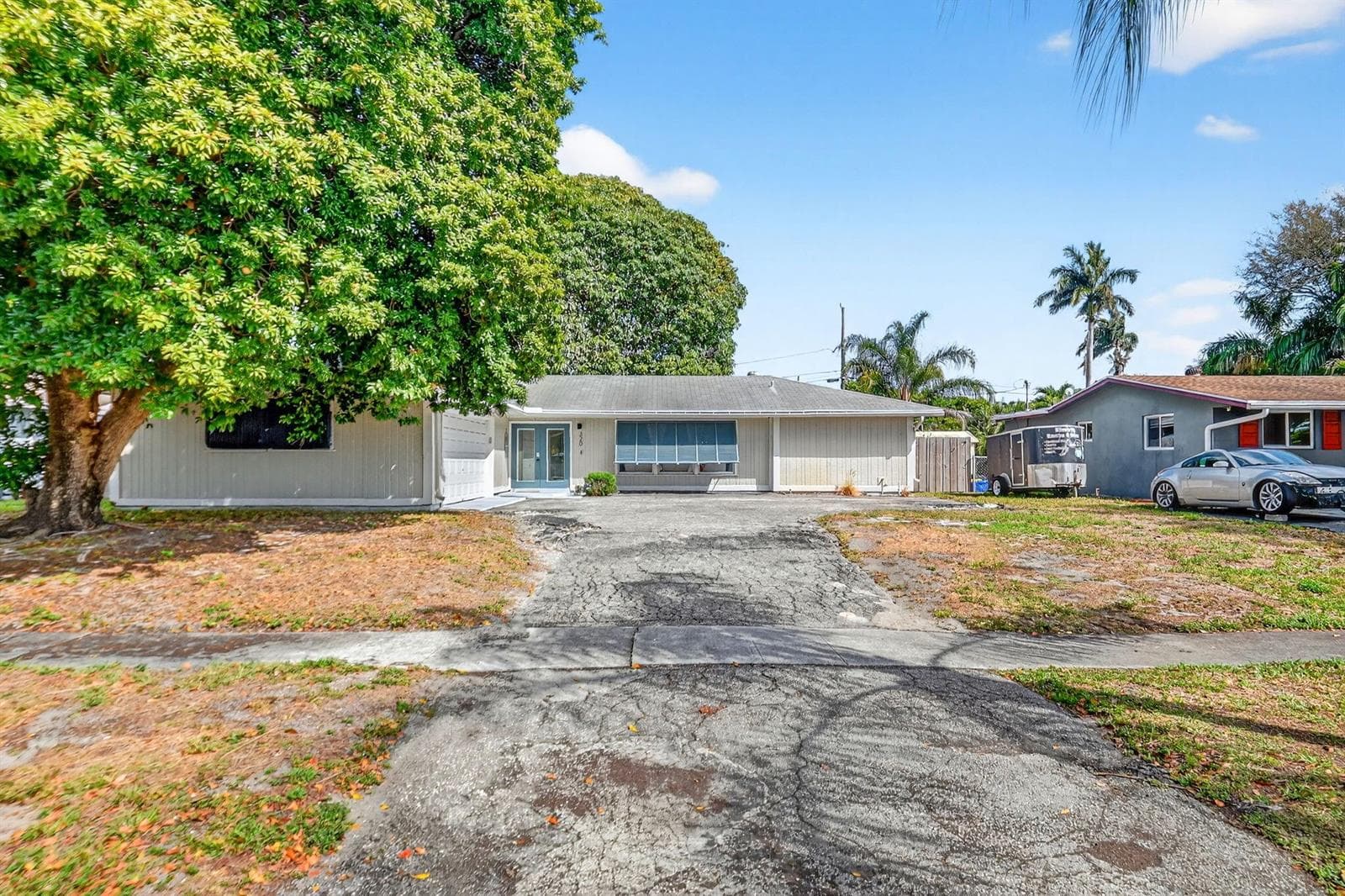 320 Riverdale Road photo 2