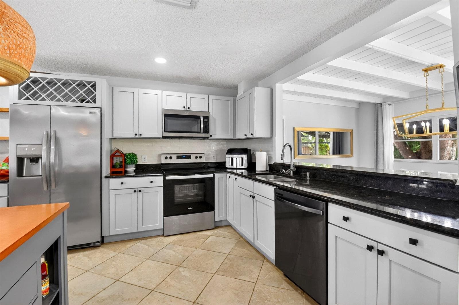320 Riverdale Road photo 17