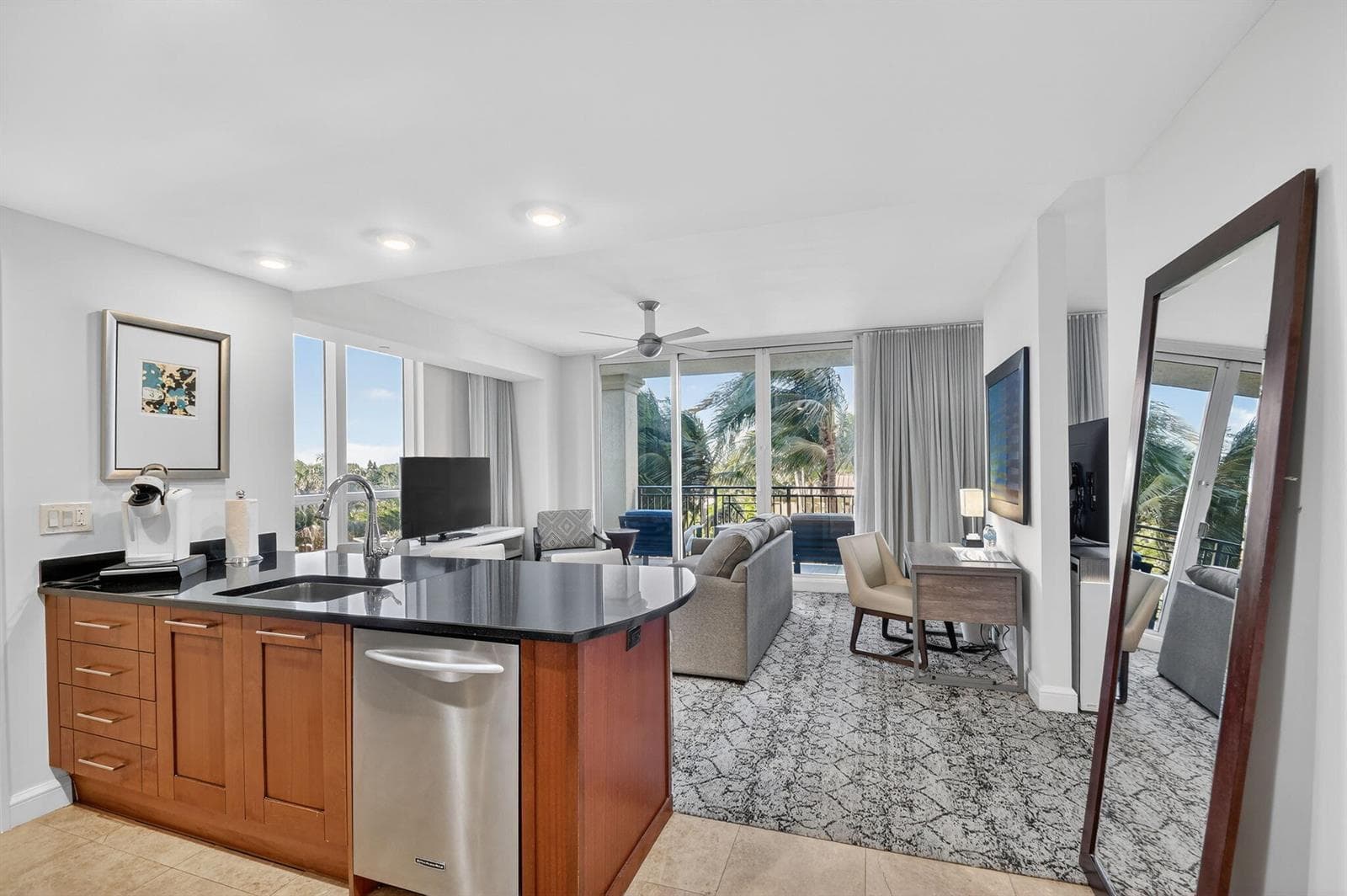 3800 N Ocean Drive 518 photo 1