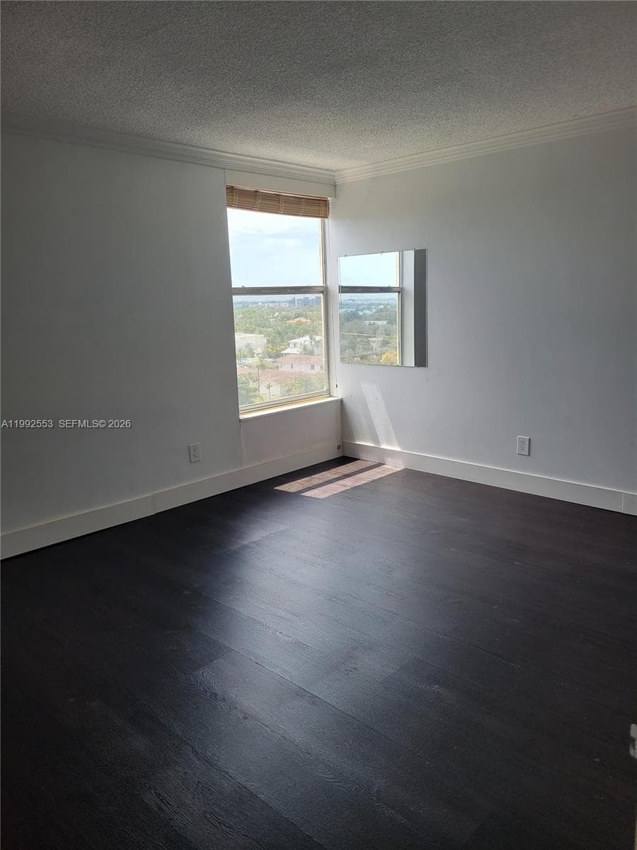 2020 NE 135th St 904 photo 9