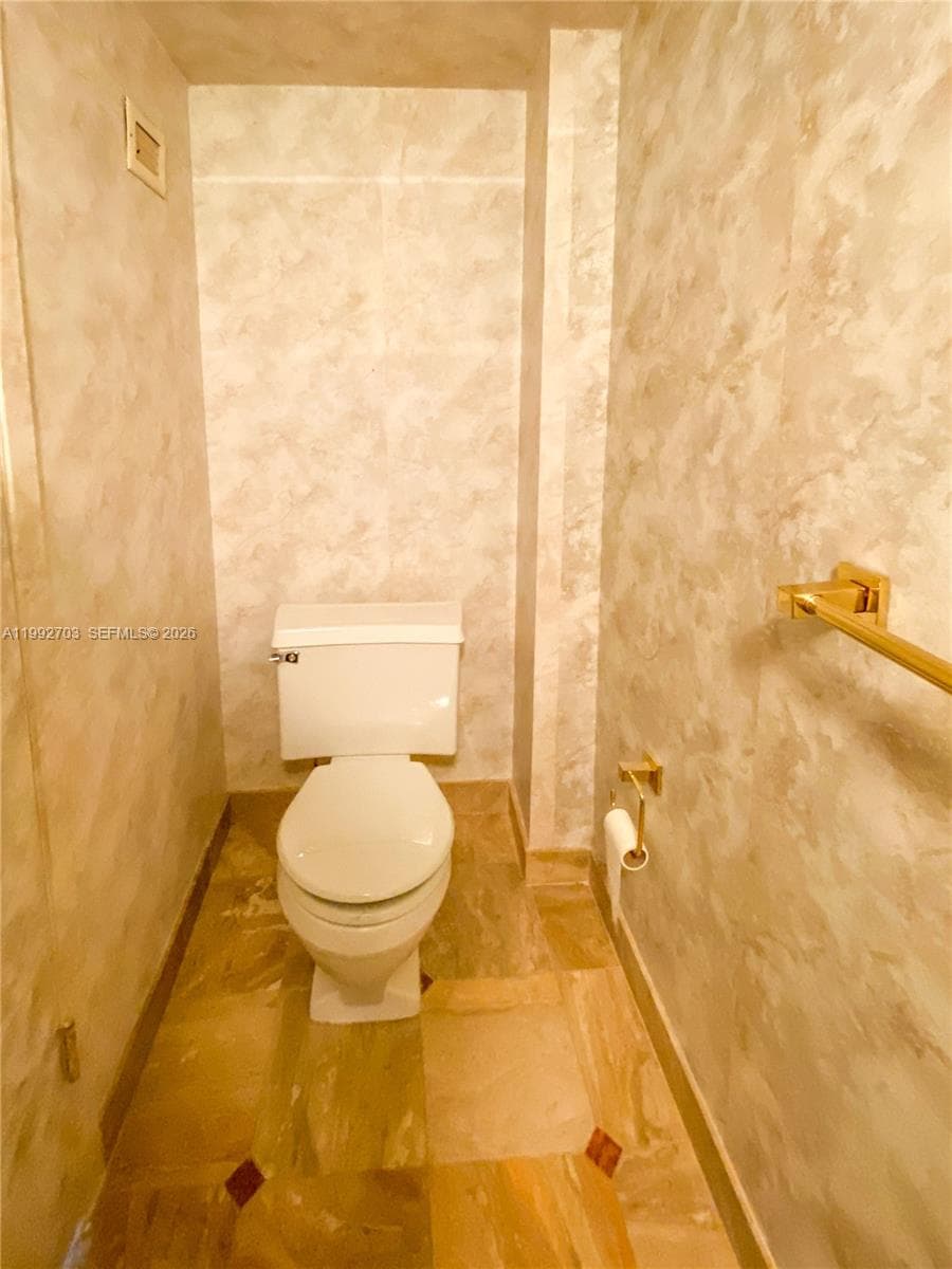 9800 W Bay Harbor Dr 602 photo 20