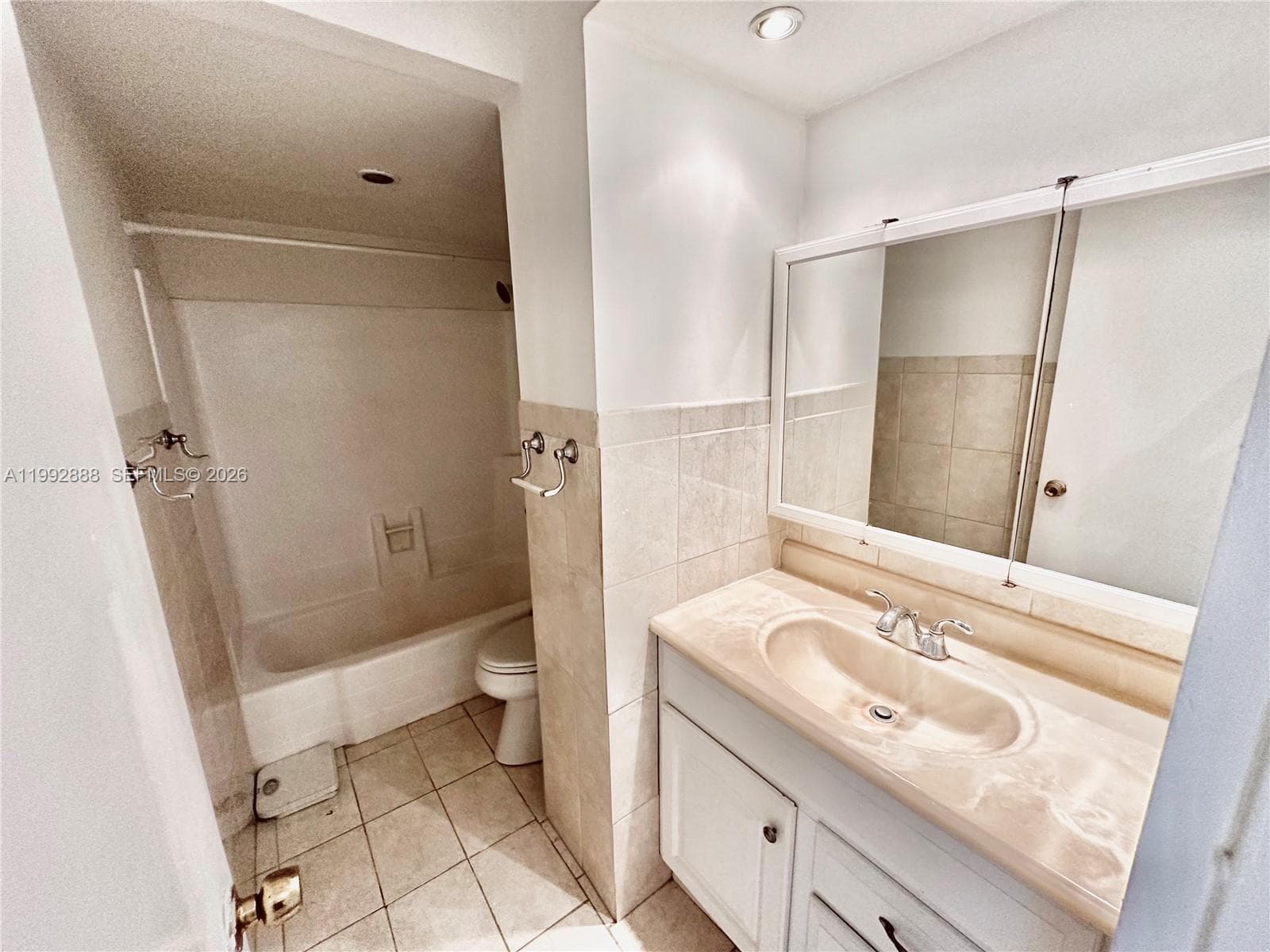 2350 NE 135th St 1101 photo 9