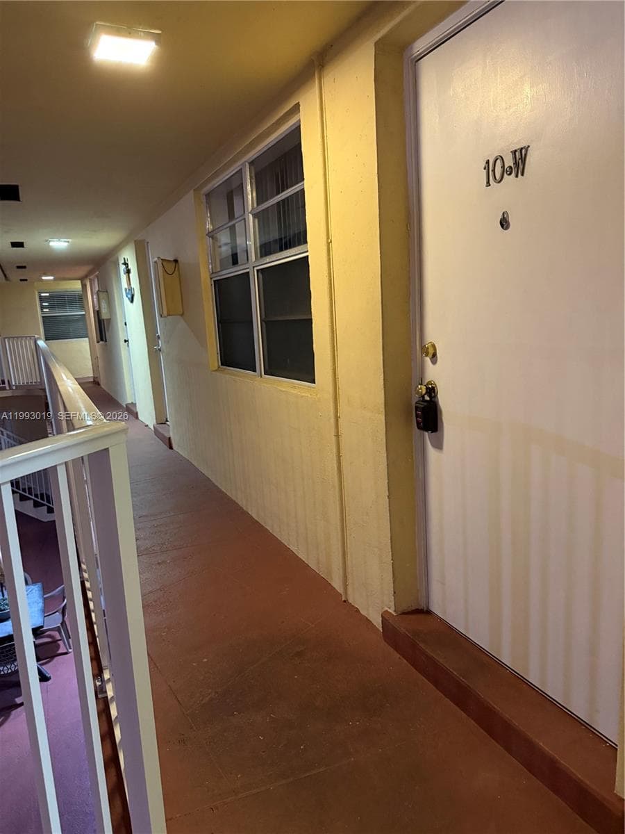 1755 Venice Ln 10W photo 11