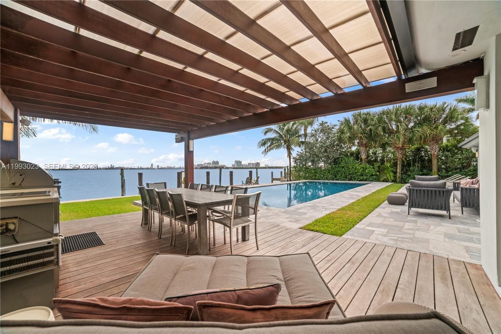 9301 N Bayshore Dr photo 17