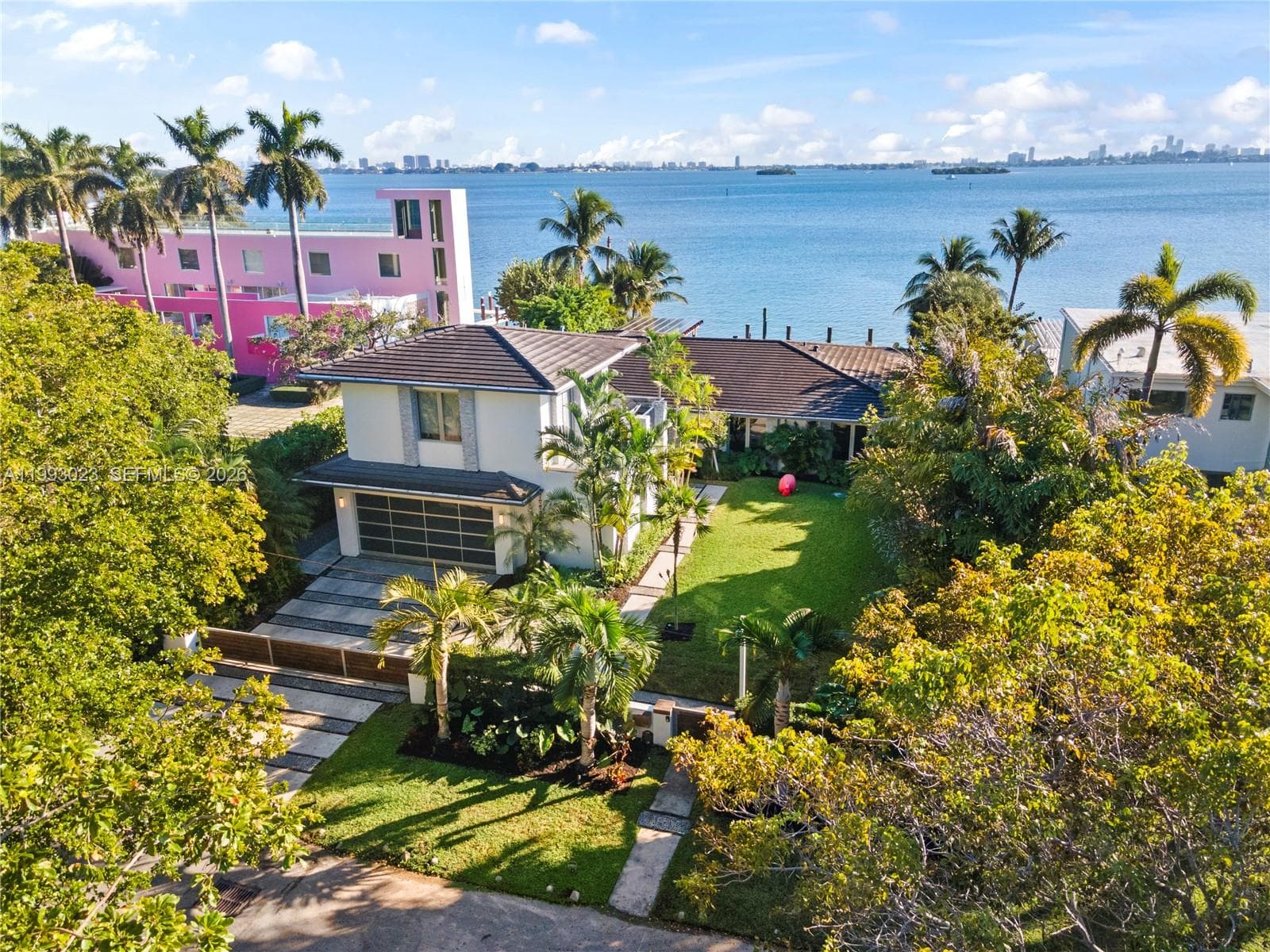 9301 N Bayshore Dr photo 14