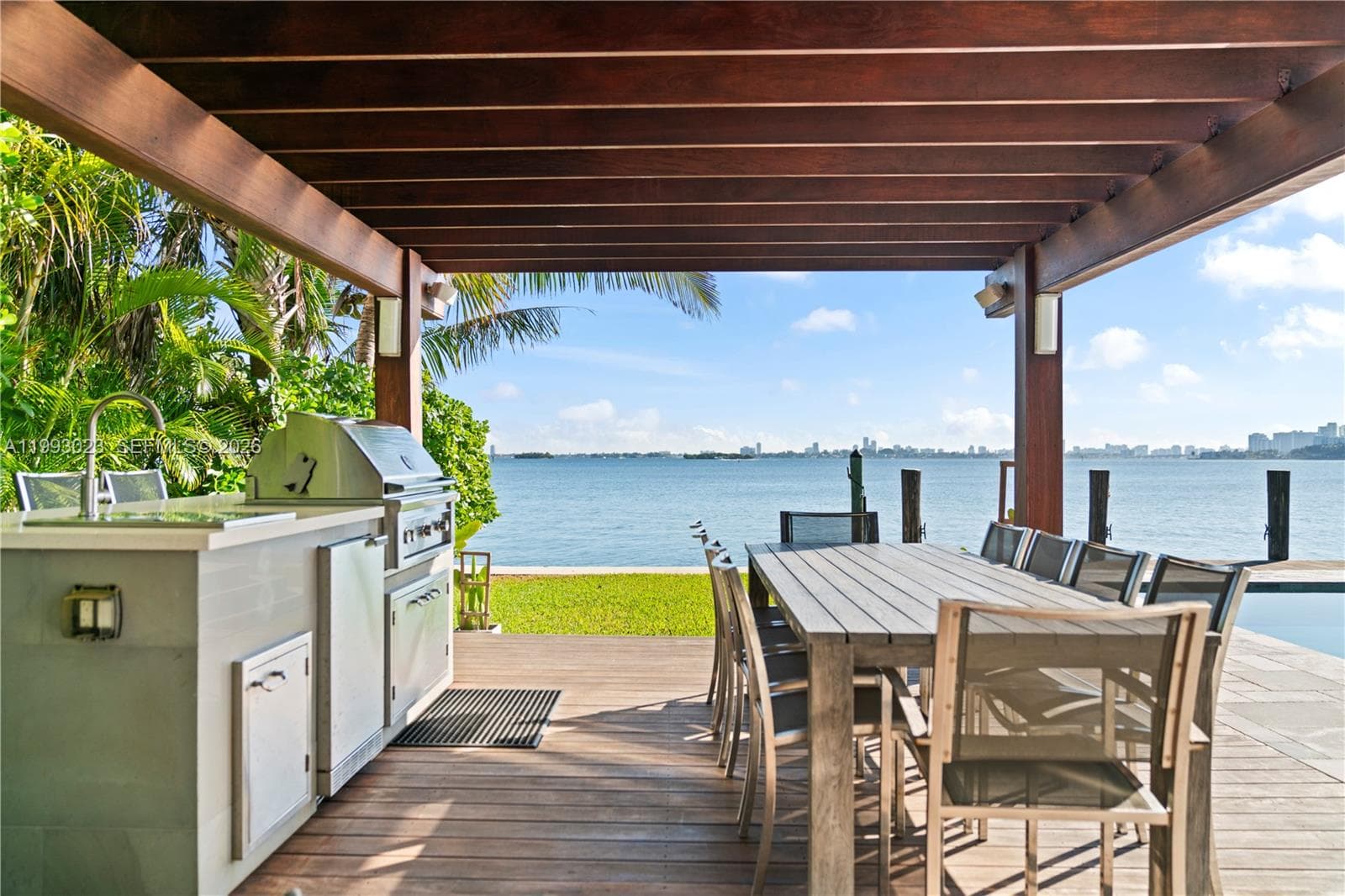 9301 N Bayshore Dr photo 18