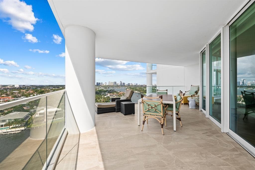 3055 Harbor Drive 1603 photo 4