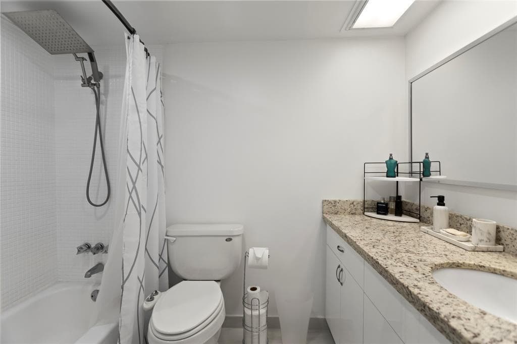 3100 NE 48th Court 413 photo 16