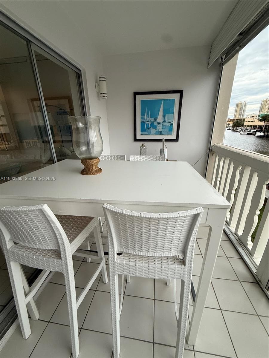 440 Paradise Isle Blvd 205 photo 5