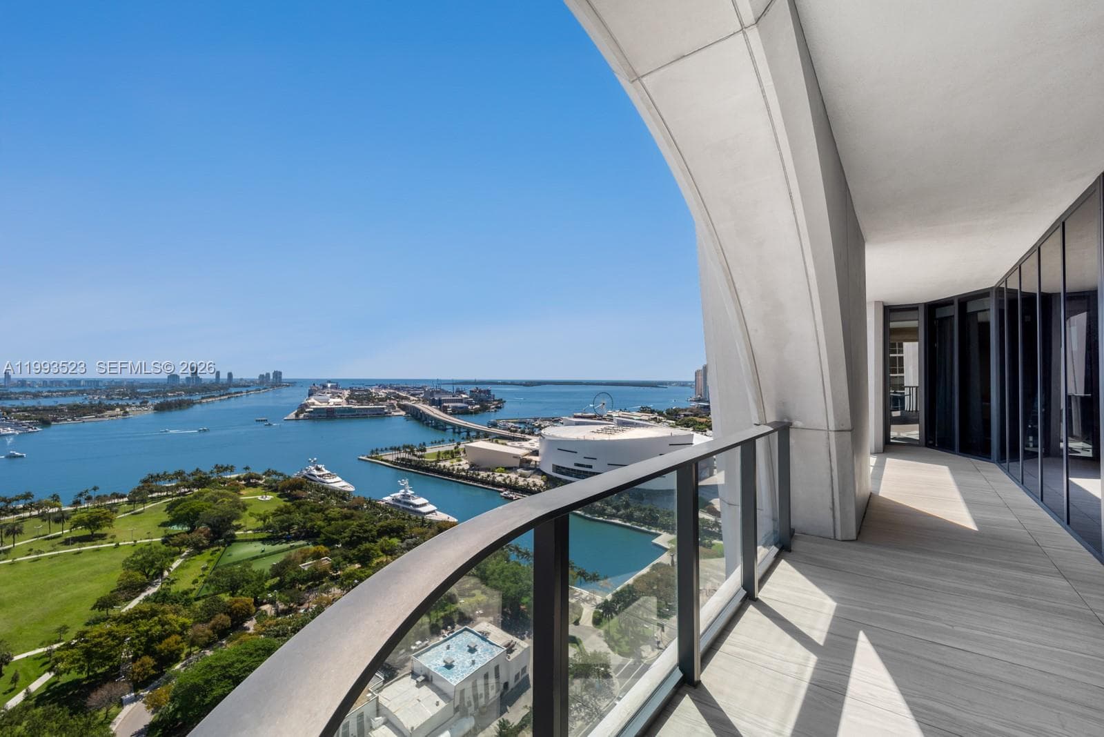 1000 Biscayne Blvd 2702 photo 3