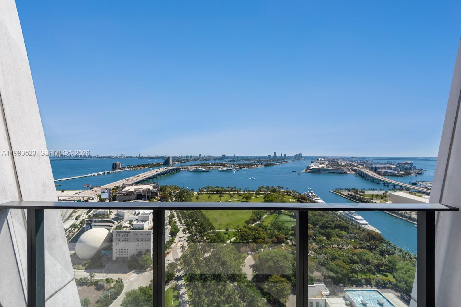 1000 Biscayne Blvd 2702 photo 5