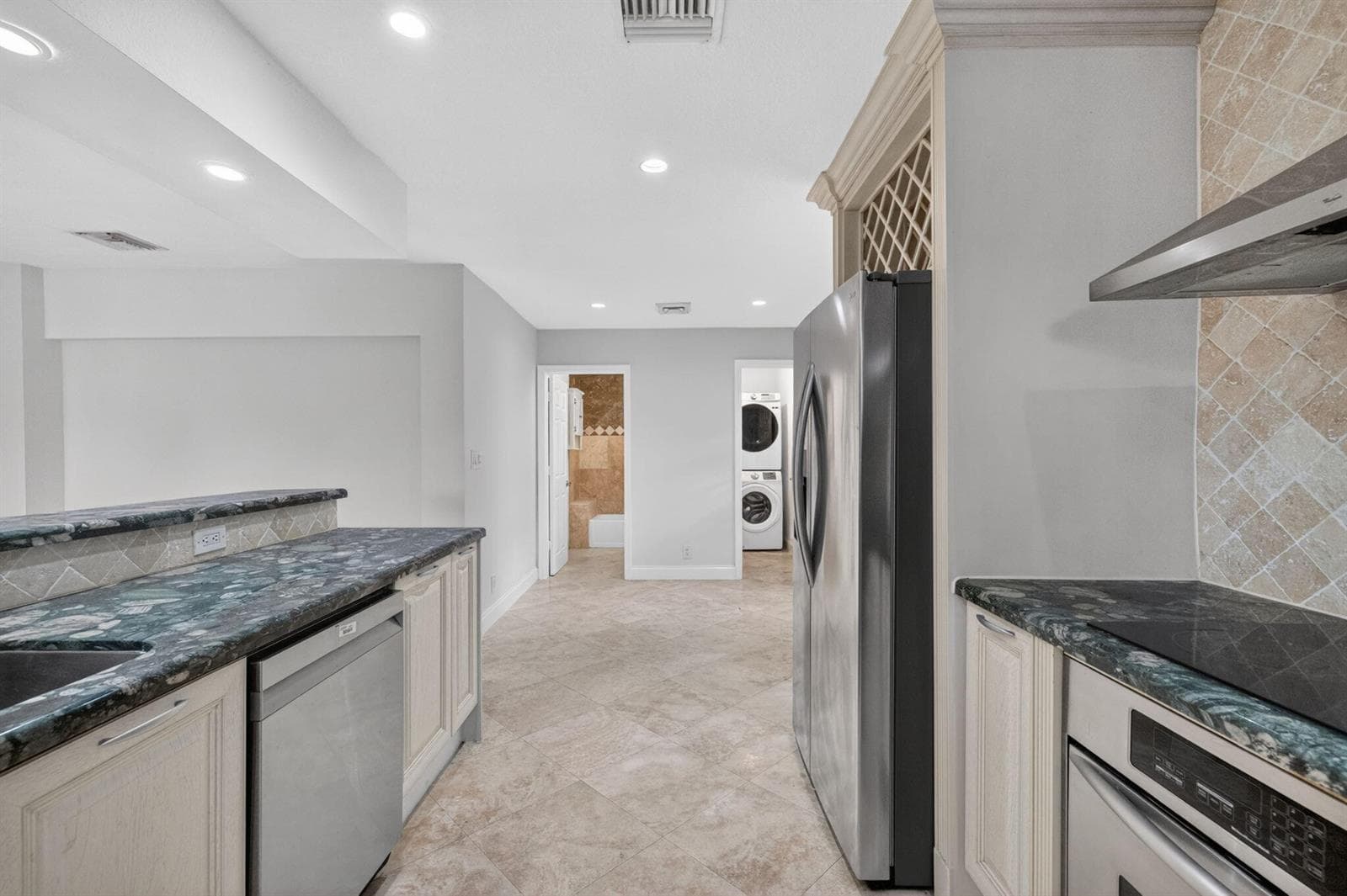 2213 NE 16th Street photo 19