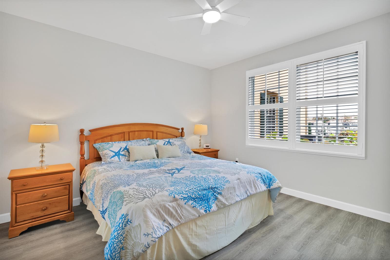 5520 N Harbor Village Drive 105 photo 13