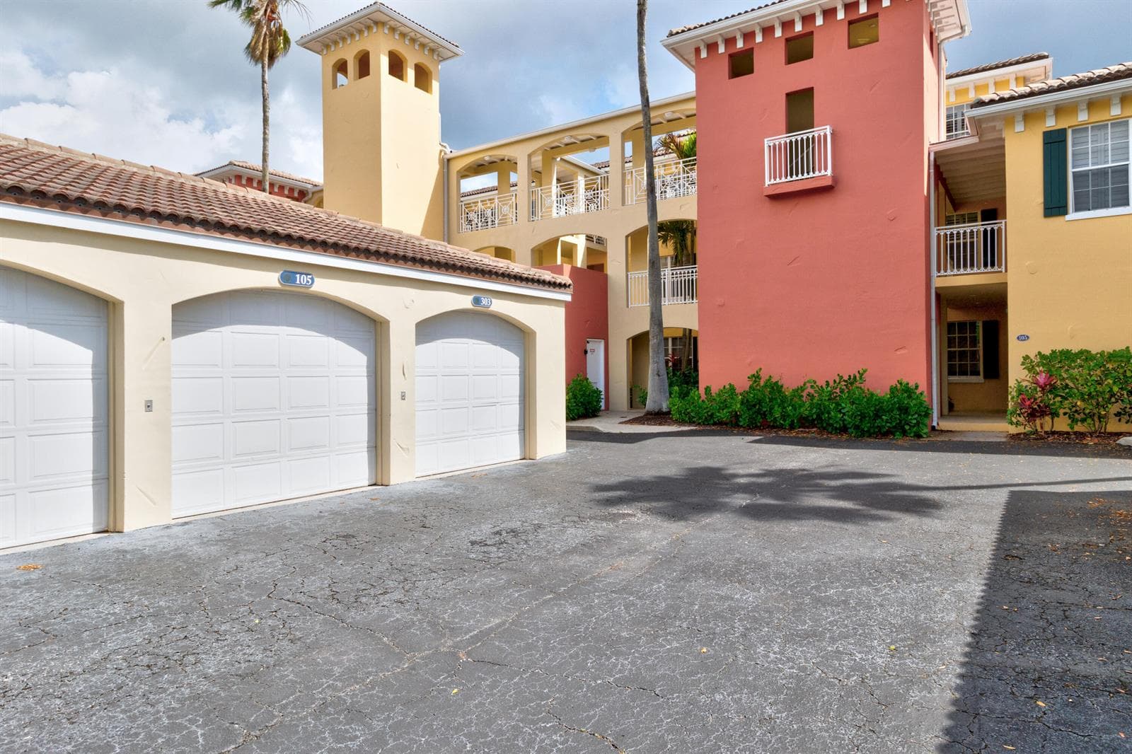 5520 N Harbor Village Drive 105 photo 25