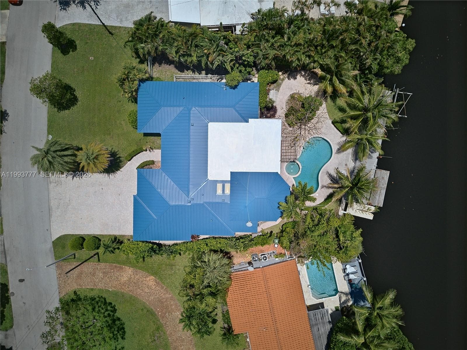 2801 Coral Shores Dr 2801 photo 2