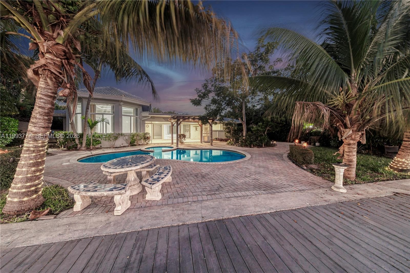 2801 Coral Shores Dr 2801 photo 10