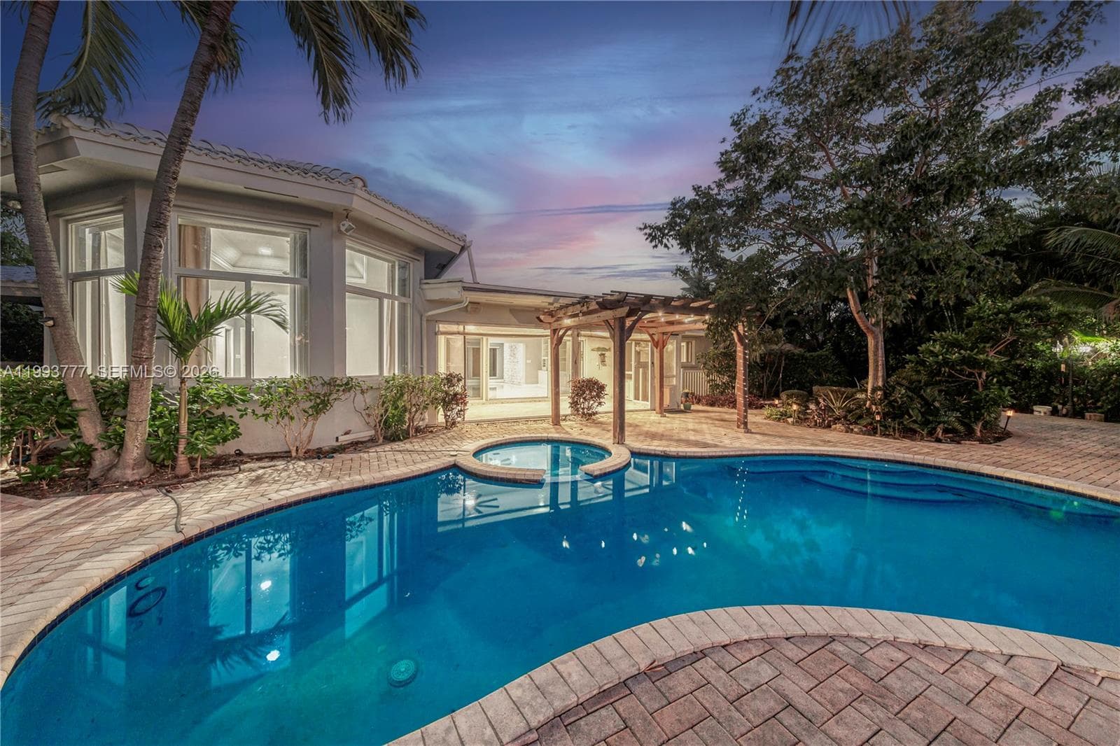 2801 Coral Shores Dr 2801 photo 11