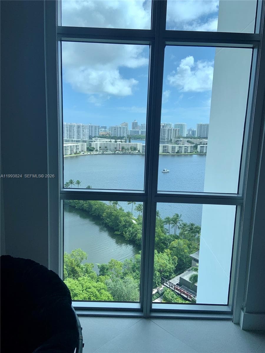 17301 Biscayne Blvd 1602 photo 11