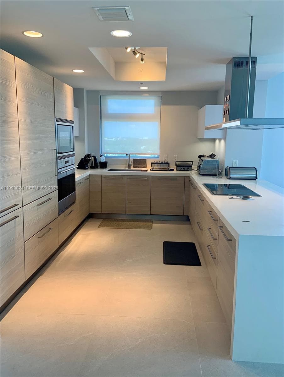 17301 Biscayne Blvd 1602 photo 8