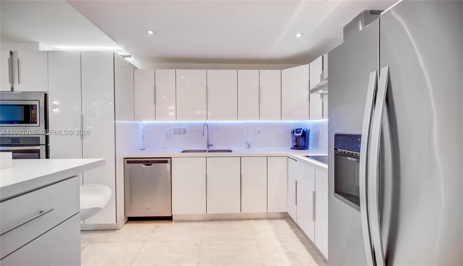 2301 Collins Ave 439 photo 13
