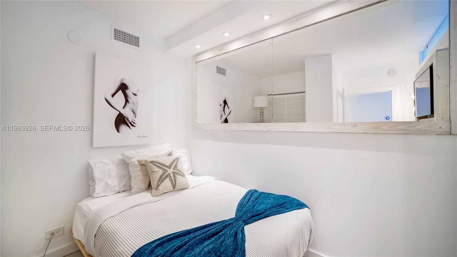 2301 Collins Ave 439 photo 9
