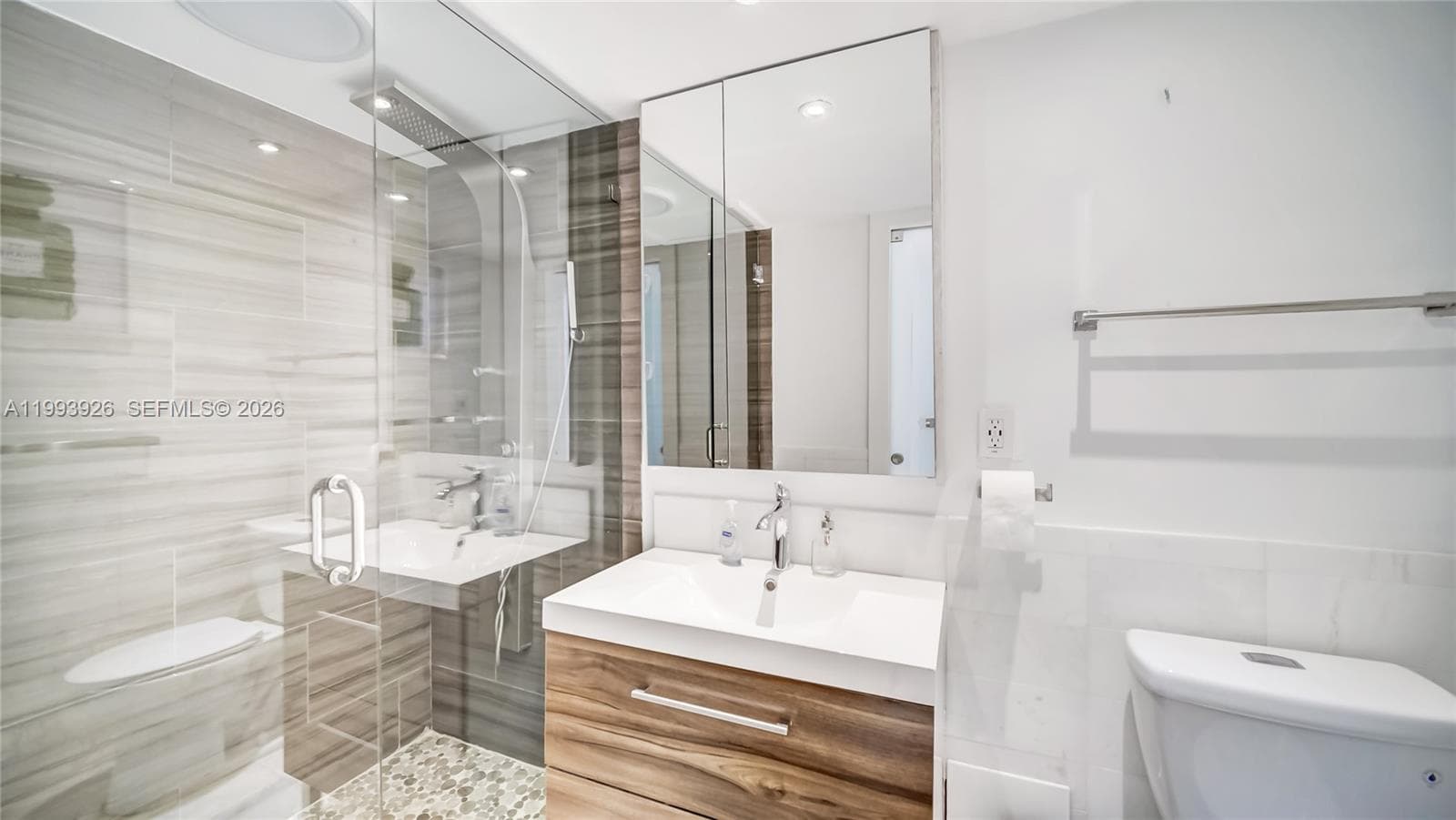 2301 Collins Ave 439 photo 8